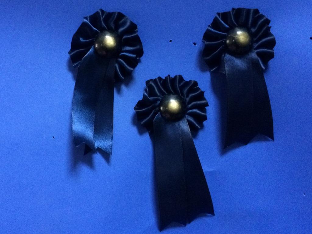  rocking horse green rosettes